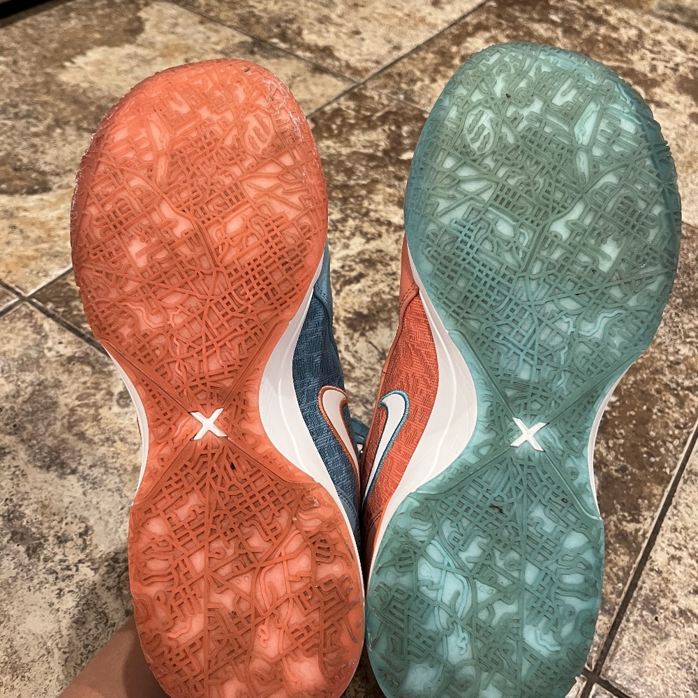 ZM Lebron NXXT GEN AMPD Shoes - Picture 7 of 9